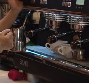 Los bares van saliendo de la crisis: ganan un 2,5% más que en 2016 Los bares van saliendo de la crisis: ganan un 2,5% más que en 2016