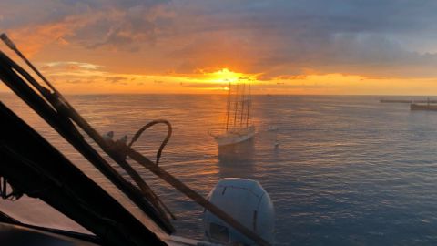 El buque escuela Juan Sebasti&aacute;n de Elcano entrando en la bah&iacute;a de la Luz en Las Palmas de Gran Canaria el JUeves 22/02/2018