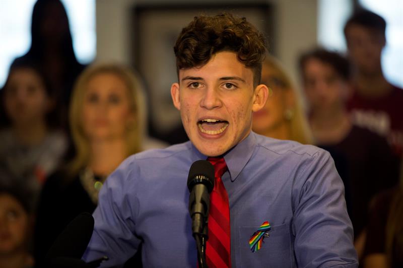 El español superviviente en el tiroteo en Florida: "Si alguien se hubiera sentado con Nikolas se habría dado cuenta de que no debía tener un arma" El español superviviente en el tiroteo en Florida: "Si alguien se hubiera sentado con Nikolas se habría dado cuenta de que no debía tener un arma"