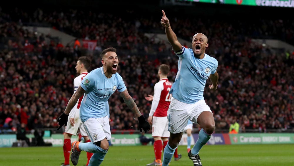  Kompany celebra su gol ante el Arsenal en Wembley
