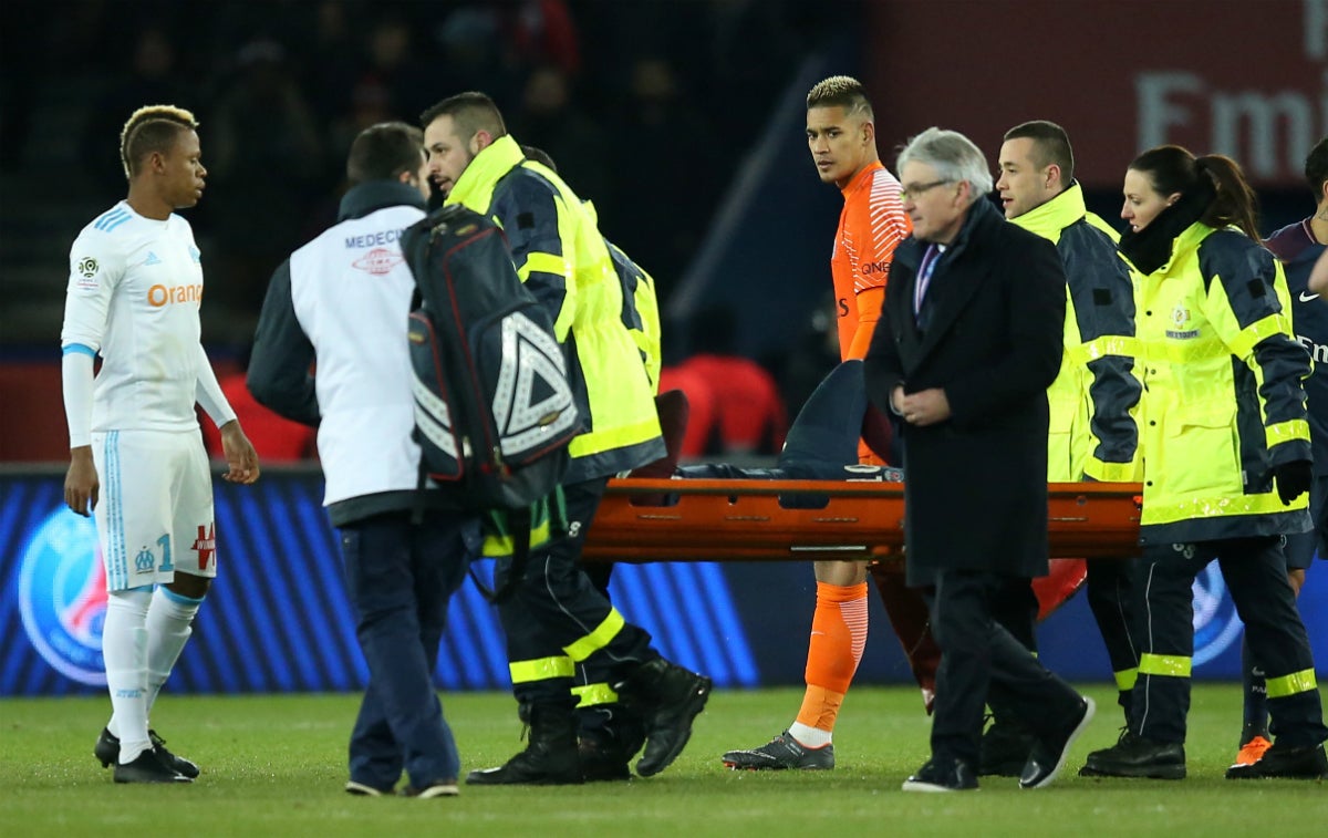Alarma total en el PSG: Neymar se retira en camilla a pocos días de la visita del Real Madrid Alarma total en el PSG: Neymar se retira en camilla a pocos días de la visita del Real Madrid