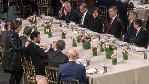 El Rey, frente a Colau y Torrent en la cena del Mobile World Congress