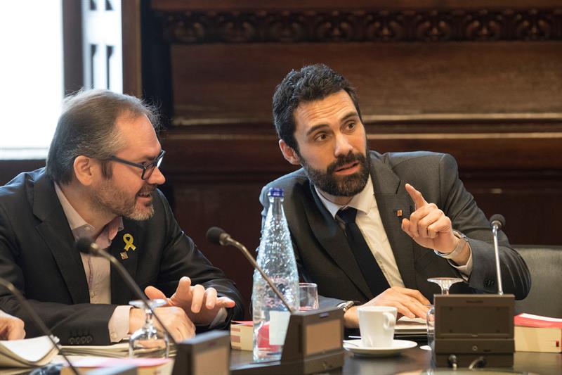 JxCat sobre la investidura: "Cualquier solución que no sea Puigdemont será provisional" JxCat sobre la investidura: "Cualquier solución que no sea Puigdemont será provisional"