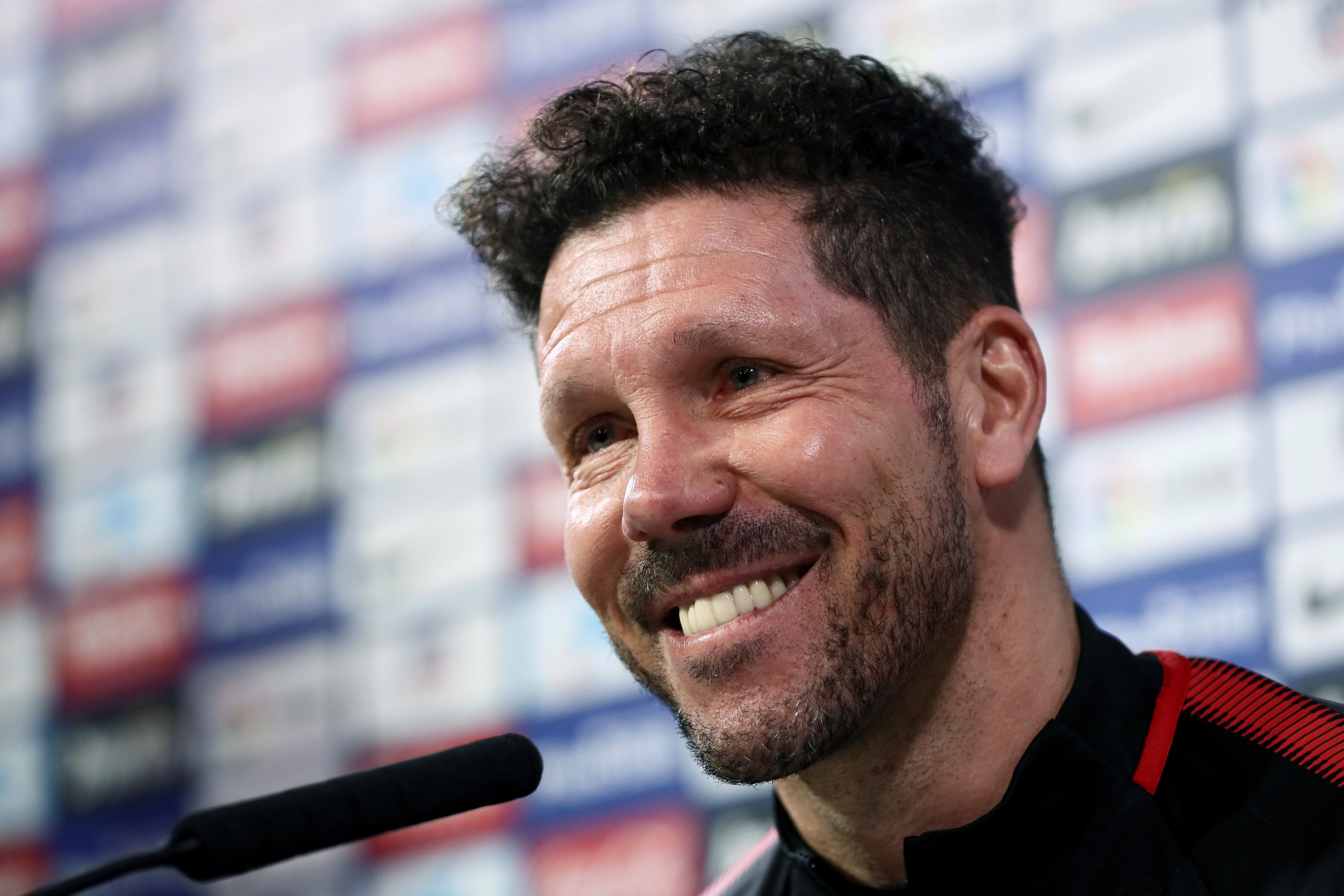 Simeone: "La Liga es imposible para los que no somos Real Madrid y Barcelona" Simeone: "La Liga es imposible para los que no somos Real Madrid y Barcelona"