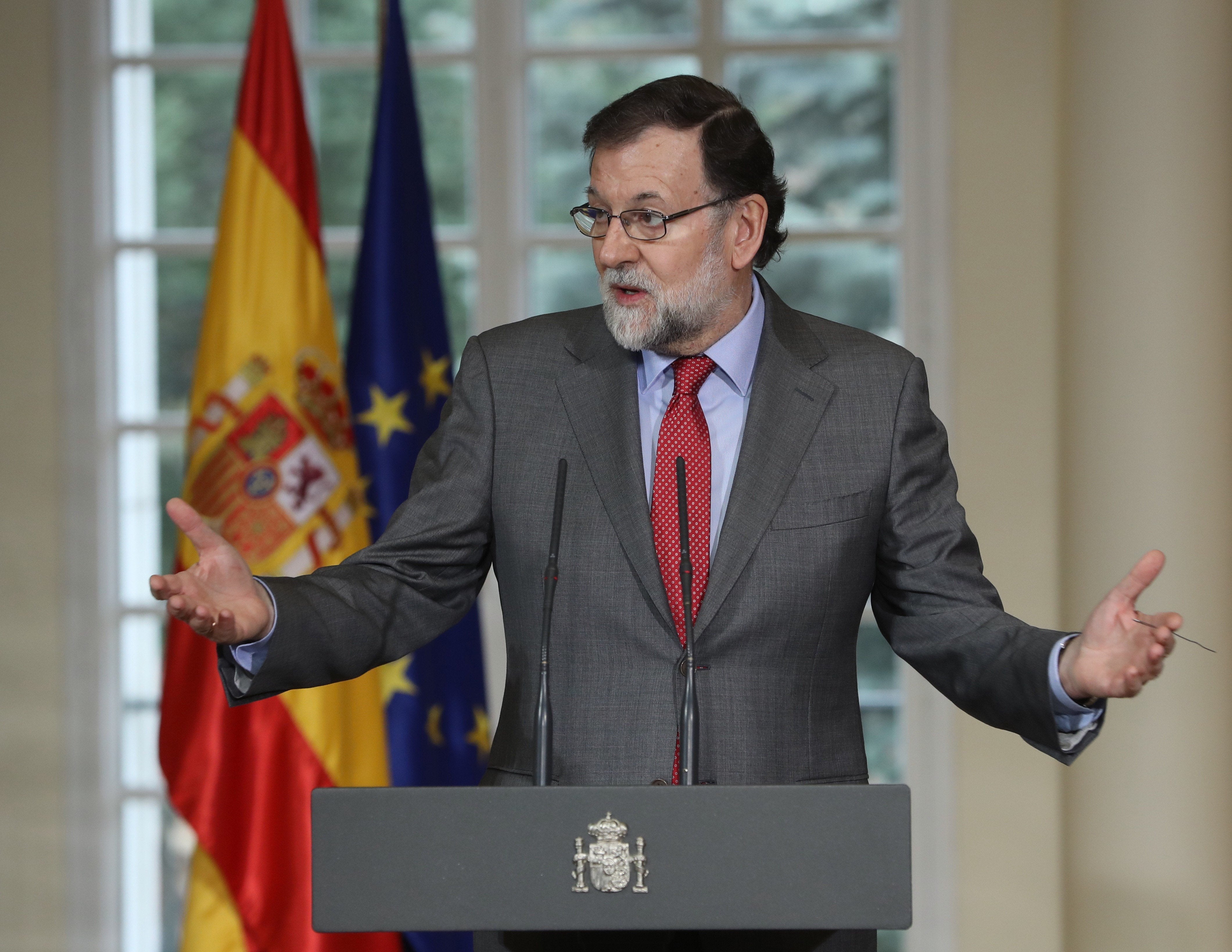 Personas Físicas: Para una vez que Rajoy toma la iniciativa, los barones le frenan Personas Físicas: Para una vez que Rajoy toma la iniciativa, los barones le frenan