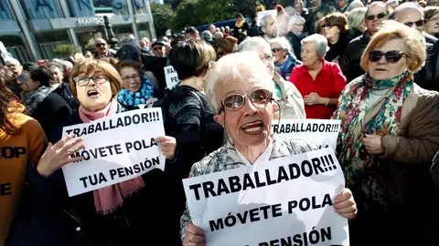 Manifestación del Movimiento Gallego por la Defensa de las Pensiones Públicas Manifestación del Movimiento Gallego por la Defensa de las Pensiones Públicas