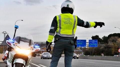 guardia-civil-control-trafico-2017-01