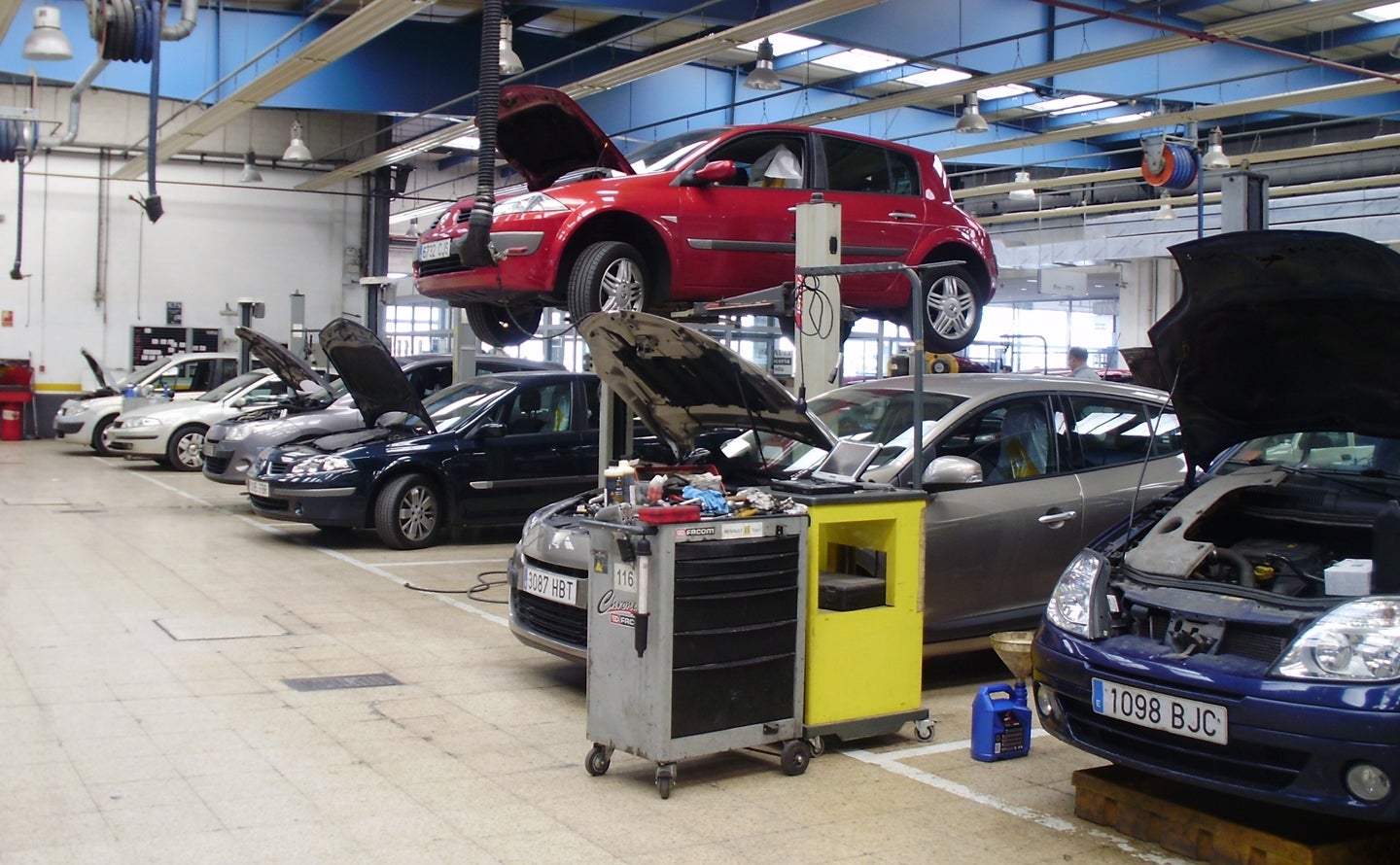 Hoy hablamos de la reutilización de aceites industriales Hoy hablamos de la reutilización de aceites industriales
