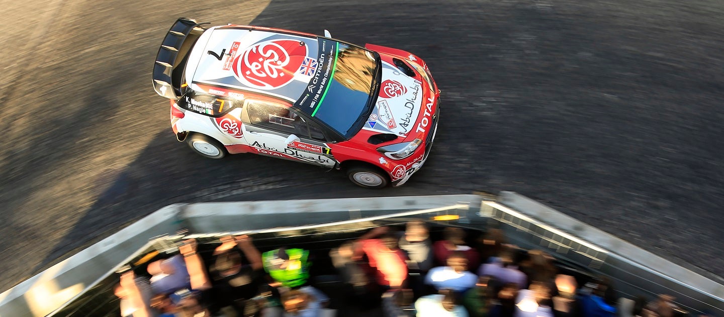 Muere un copiloto en el Rally Balcón de Vizcaya tras chocar el coche contra un árbol Muere un copiloto en el Rally Balcón de Vizcaya tras chocar el coche contra un árbol