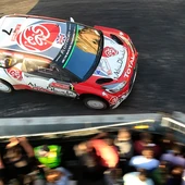 Un coche de rally, en acción Un coche de rally, en acción