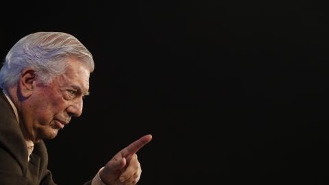 El premio nobel de literatura hispano-peruano Mario Vargas Llosa