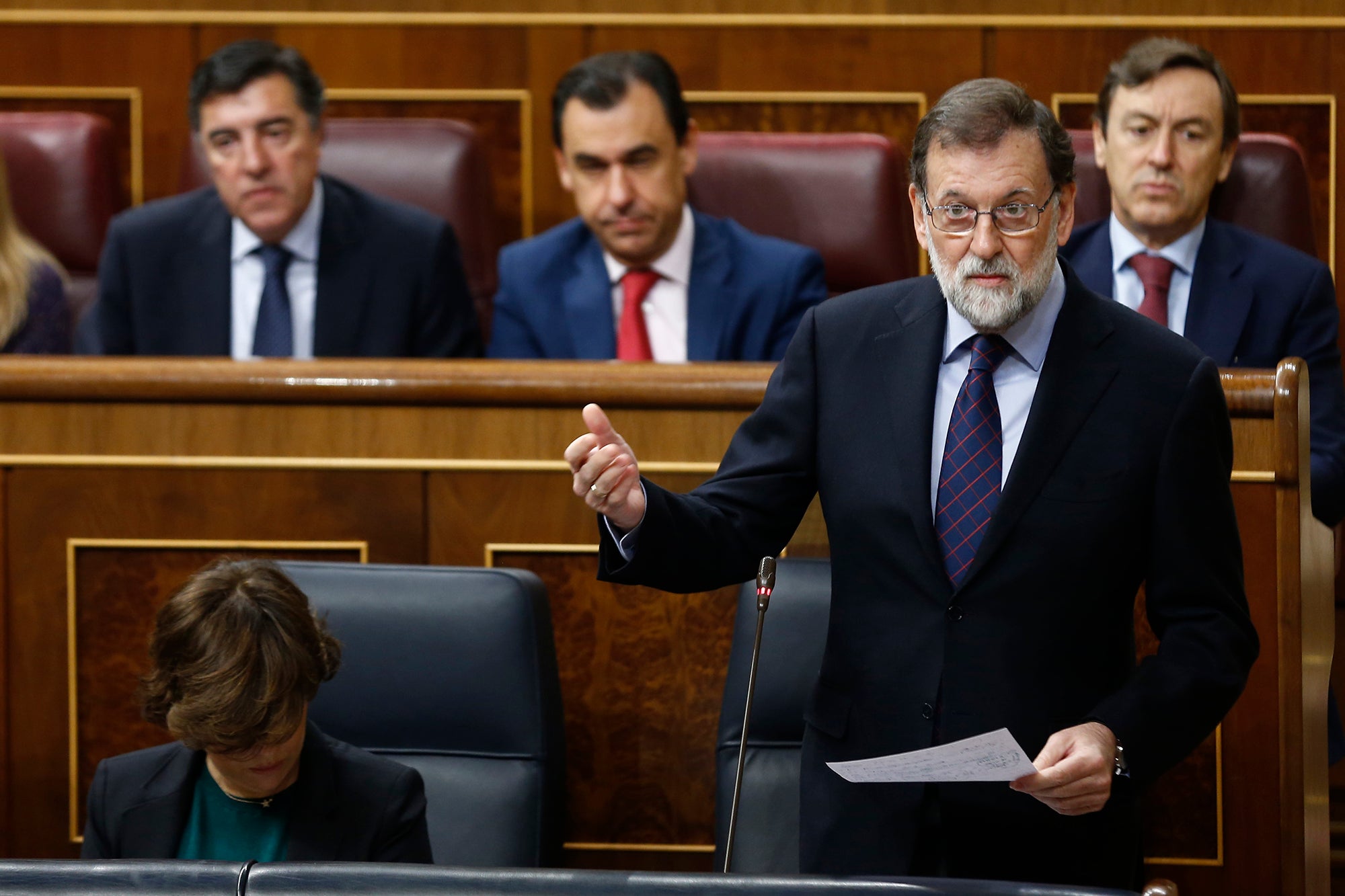 El Gobierno analiza este viernes las resoluciones del Parlament por si recurre al TC El Gobierno analiza este viernes las resoluciones del Parlament por si recurre al TC