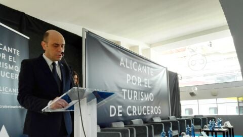 Gabriel Ech&aacute;varri en un acto cuando era alcalde