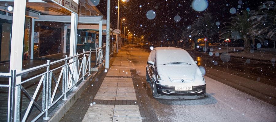 Coche nevado Coche nevado