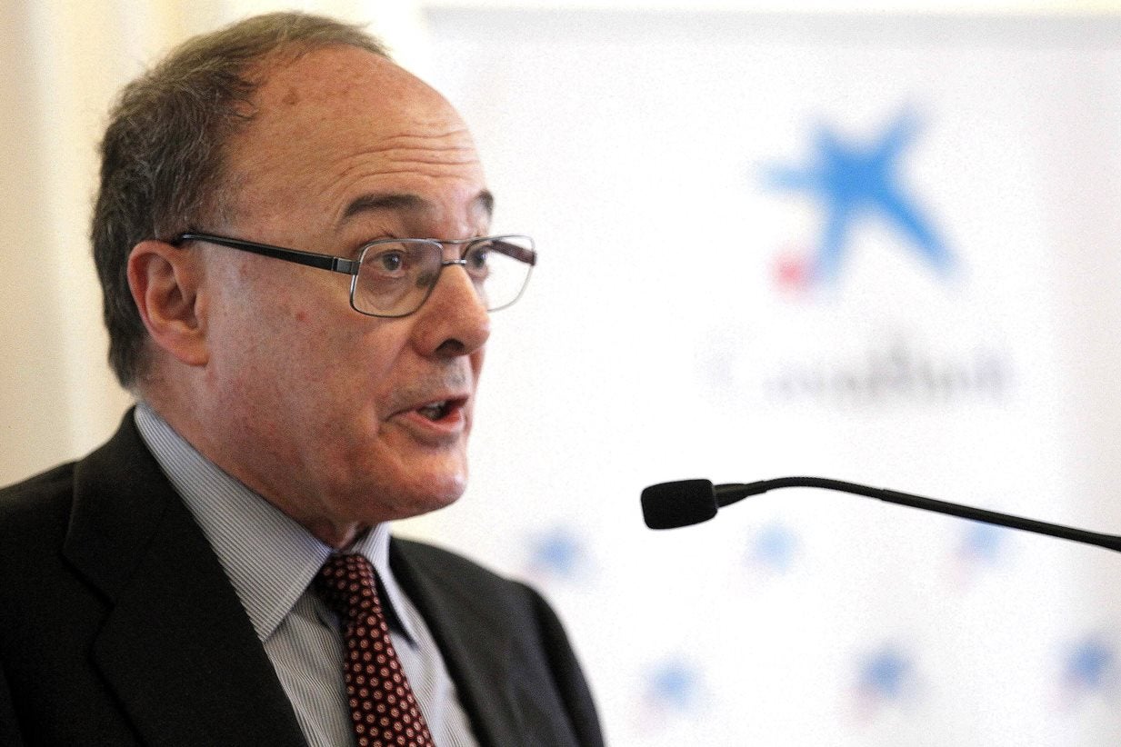 El gobernador del Banco de España afirma que muchos jubilados españoles tienen casa propia y eso mejora la pensión El gobernador del Banco de España afirma que muchos jubilados españoles tienen casa propia y eso mejora la pensión