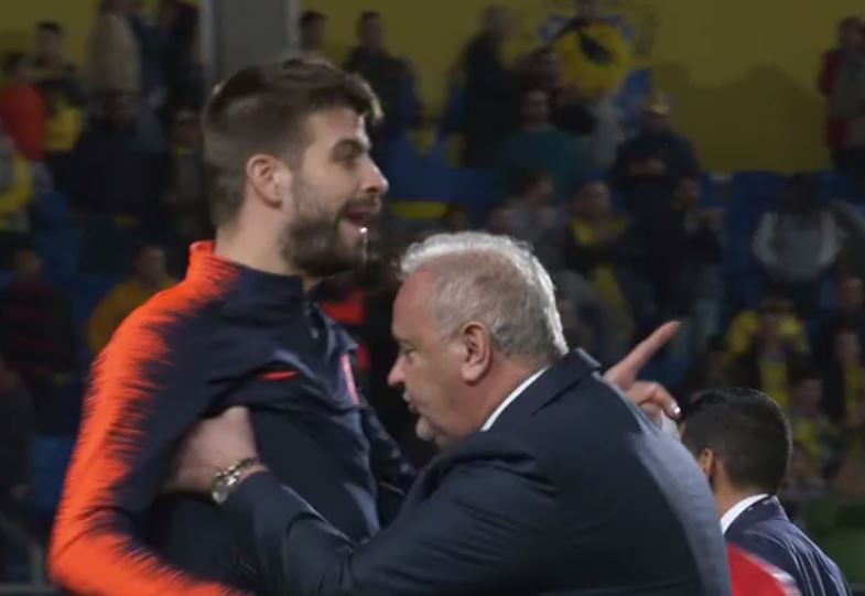 El enfado de Piqué con Mateu Lahoz por su arbitraje en el partido del Barça contra Las Palmas El enfado de Piqué con Mateu Lahoz por su arbitraje en el partido del Barça contra Las Palmas