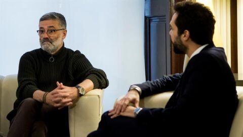 El presidente del Parlament, Roger Torrent junto al diputado de la CUP, Carles Riera