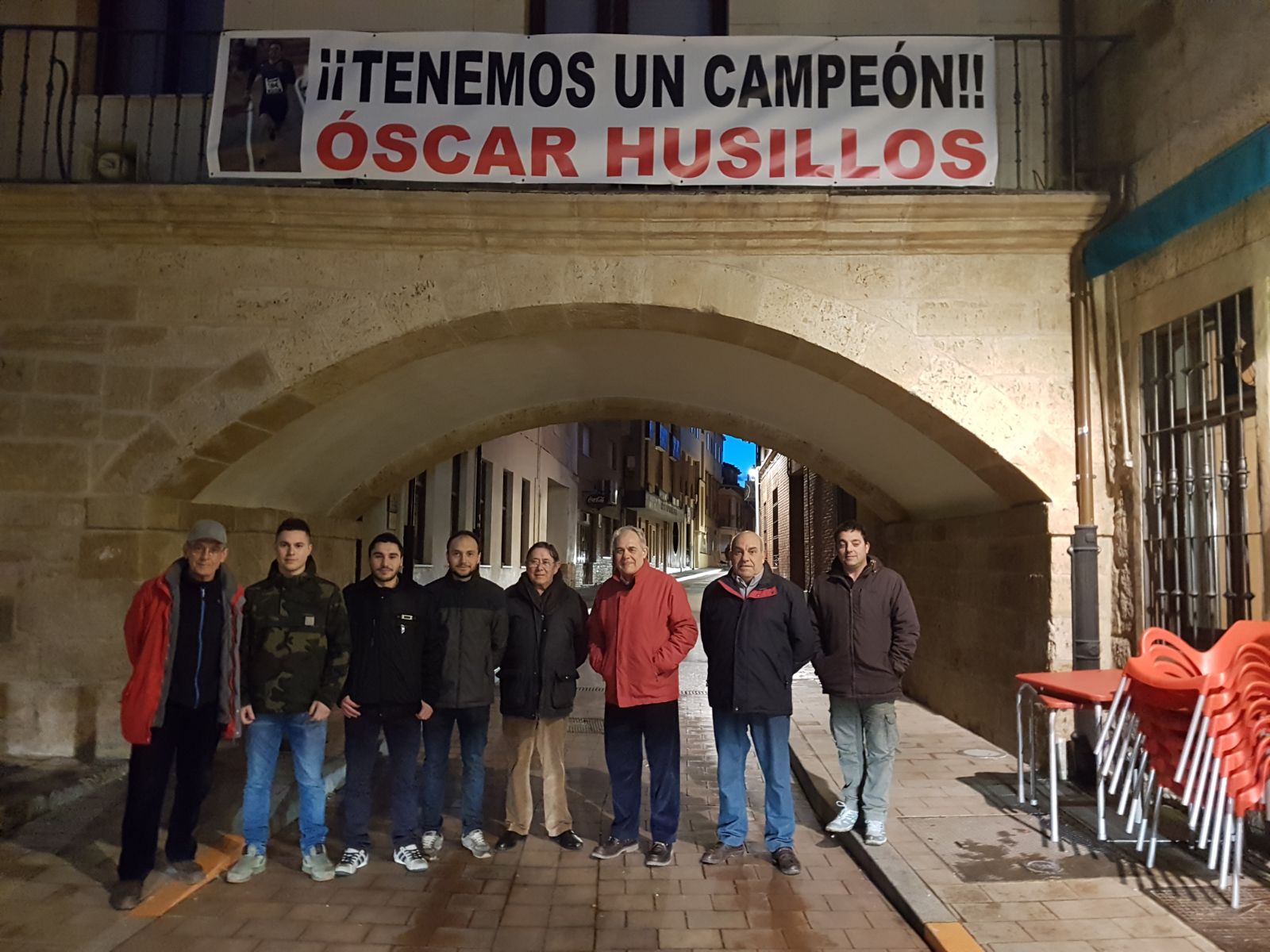 Alcalde de Astudillo, familiares y amigos de Óscar Husillos, hoy en Aquí en la Onda Castilla y León Alcalde de Astudillo, familiares y amigos de Óscar Husillos, hoy en Aquí en la Onda Castilla y León