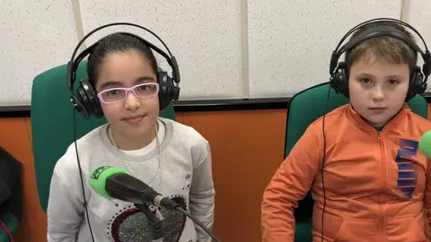 Wedade e Iker, alumnos del CP Miguel de Cervantes Proyecto "Otras Miradas"