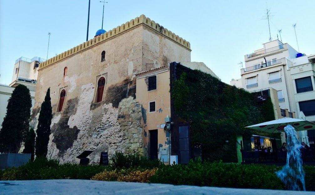 La Calahorra: una pieza clave para entender la transición de la hegemonía musulmana a la reconquista La Calahorra: una pieza clave para entender la transición de la hegemonía musulmana a la reconquista