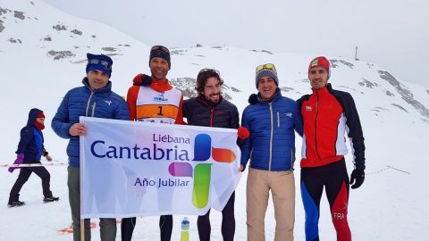 El c&aacute;ntabro Roberto Ruiz consigue el bronce en el Mundial de Raquetas de Nieve