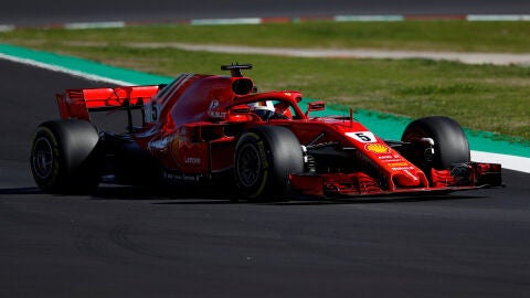 Vettel, rodando en el asfalto de Montmel&oacute;