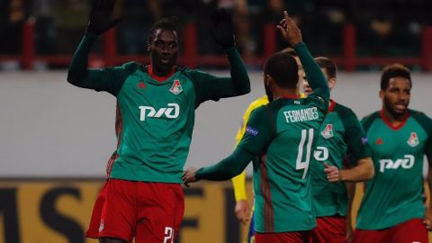 Varios jugadores del Lokomotiv celebrando un gol