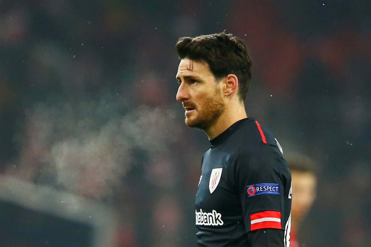 Aritz Aduriz sufre una lesión muscular de grado I-II en la pierna derecha Aritz Aduriz sufre una lesión muscular de grado I-II en la pierna derecha