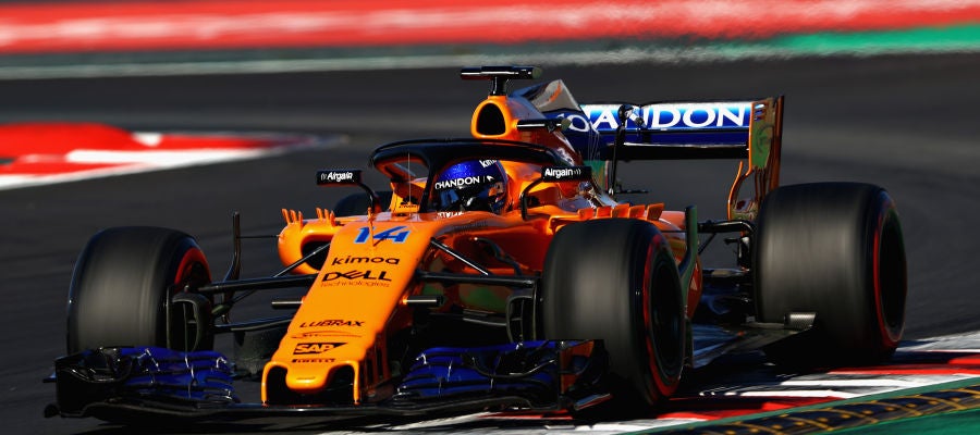 Fernando Alonso corre sobre el trazado Fernando Alonso corre sobre el trazado