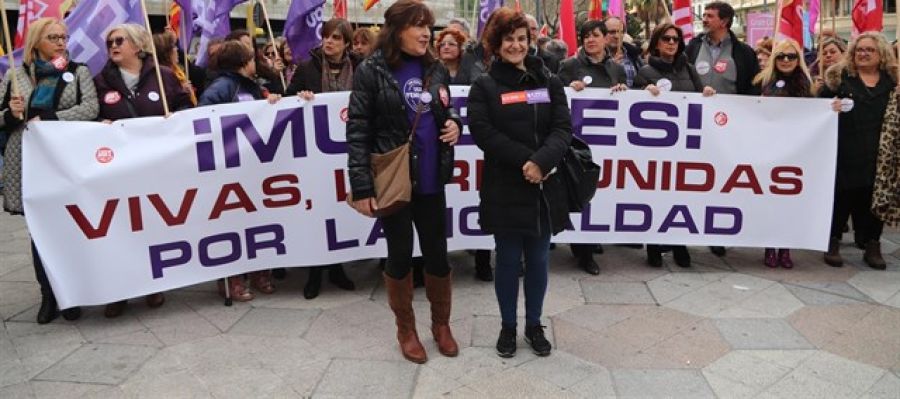 Concentración en el Paseo Constitución de Zaragoza Concentración en el Paseo Constitución de Zaragoza