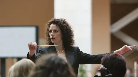 Isabel López Calzada. Isabel López Calzada.