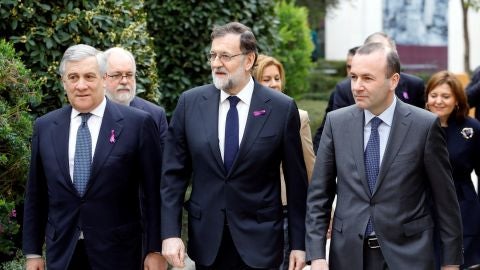 Rajoy, con el lazo morado