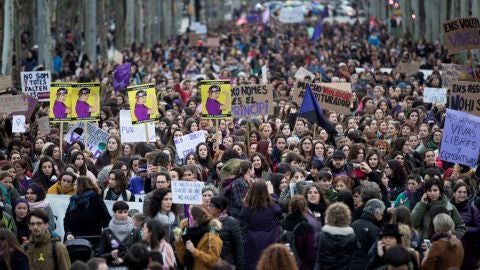 Manifestaci&oacute;n feminista por la huelga del 8M en Espa&ntilde;a