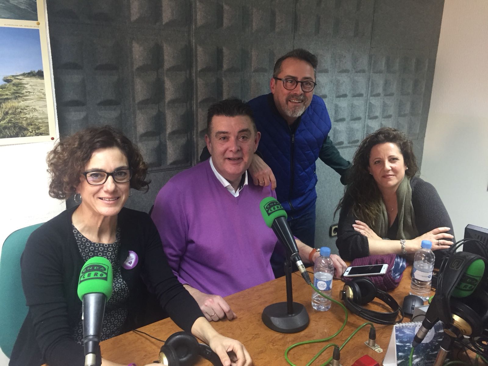 Hoy hemos tenido nuestra tertulia semanal en la que hemos abordado la jornada de reivindicación y la huelga y paros que se han convocado con motivo del 8 de Marzo Dia Internacional de la Mujer. Hoy hemos tenido nuestra tertulia semanal en la que hemos abordado la jornada de reivindicación y la huelga y paros que se han convocado con motivo del 8 de Marzo Dia Internacional de la Mujer.