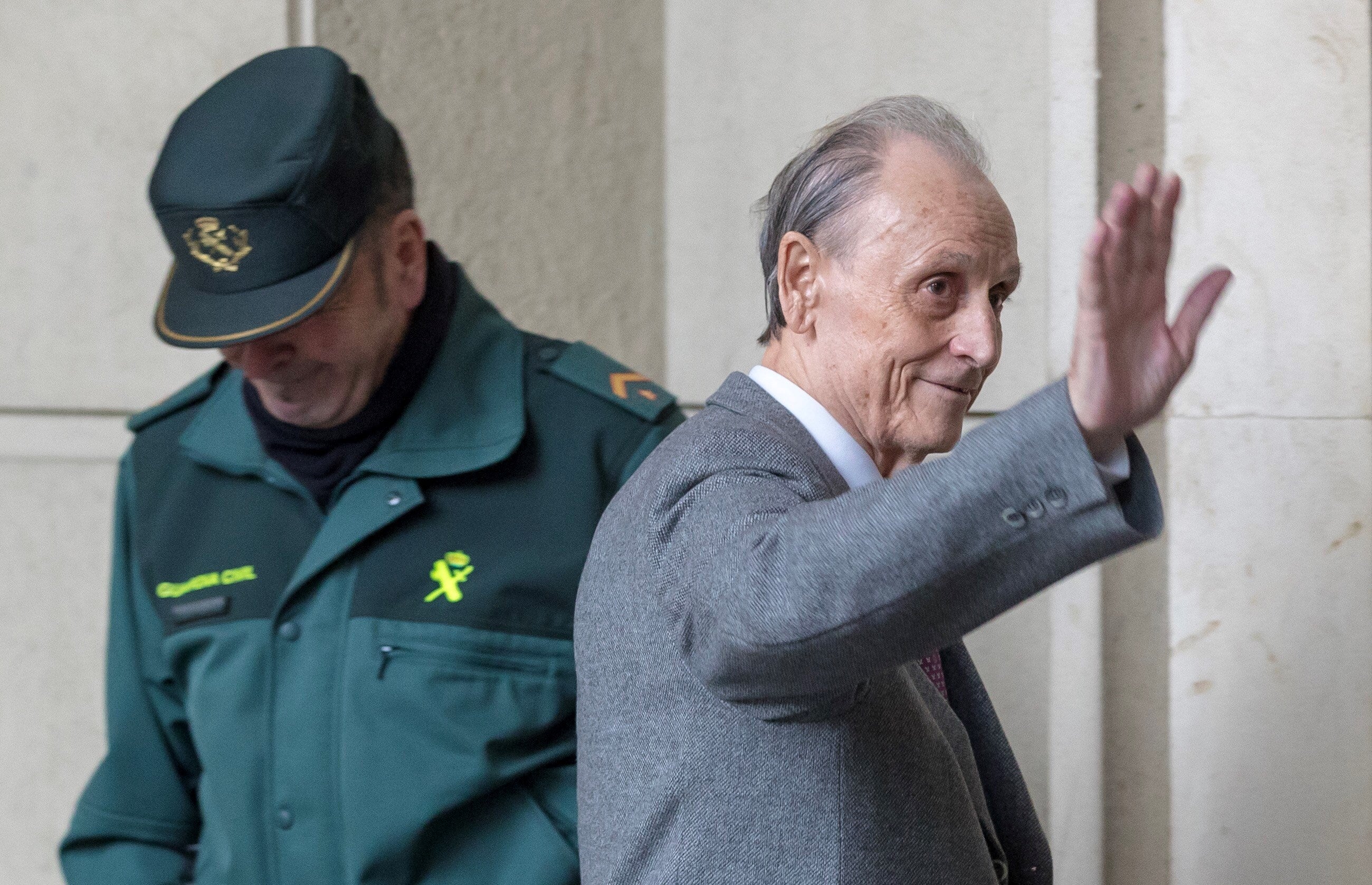 Lopera es absuelto por la Audiencia Provincial de Sevilla de apropiación indebida y administración desleal Lopera es absuelto por la Audiencia Provincial de Sevilla de apropiación indebida y administración desleal