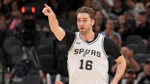 Pau Gasol, en un partido con los San Antonio Spurs
