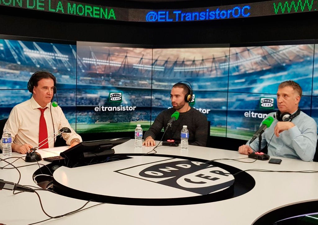 Dani Carvajal, sobre Zidane: "Ha cambiado totalmente, es muchísimo mejor entrenador y sabe cómo llevarnos" Dani Carvajal, sobre Zidane: "Ha cambiado totalmente, es muchísimo mejor entrenador y sabe cómo llevarnos"