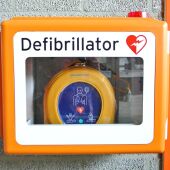 El uso del desfibrilador duplica la supervivencia de las personas que sufren un paro cardíaco 
