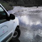 La crecida del río Tablillas ha provocado el corte de un acceso en Cabezarrubias del Puerto