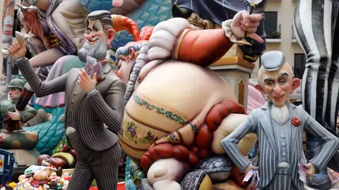 Las Fallas de Valencia (15-03-2018) València cautiva ya con el arte crítico y voraz de los 770 monumentos que se desperdigan por toda la ciudad