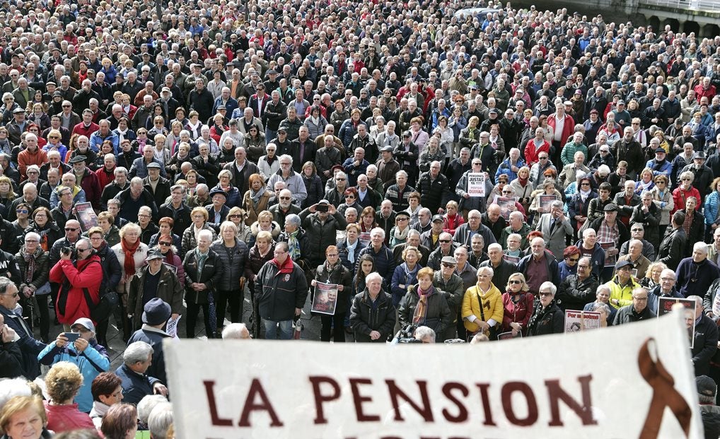 Más de un centenar de manifestaciones recorrerán hoy España en defensa de pensiones "dignas" Más de un centenar de manifestaciones recorrerán hoy España en defensa de pensiones "dignas"
