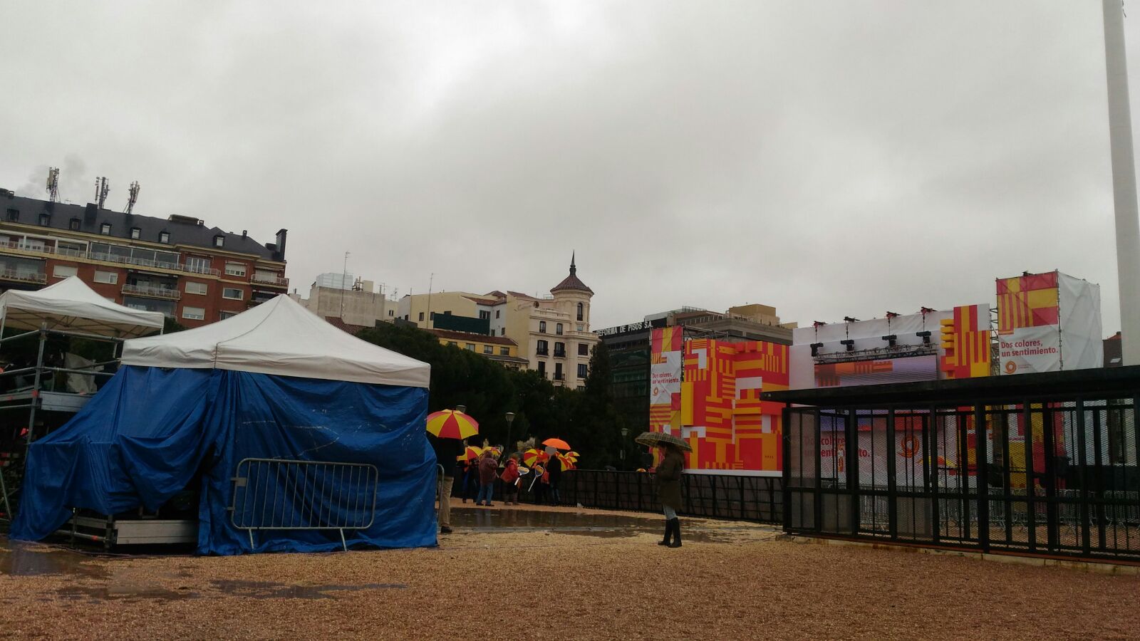 Sociedad Civil Catalana pospone la concentración de Madrid debido al mal tiempo Sociedad Civil Catalana pospone la concentración de Madrid debido al mal tiempo