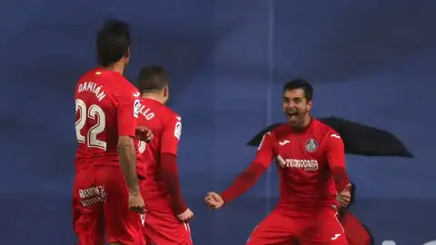 El delantero del Getafe, Ángel Rodríguez, celebra el segundo gol ante la Real Sociedad. El delantero del Getafe, Ángel Rodríguez, celebra el segundo gol ante la Real Sociedad.