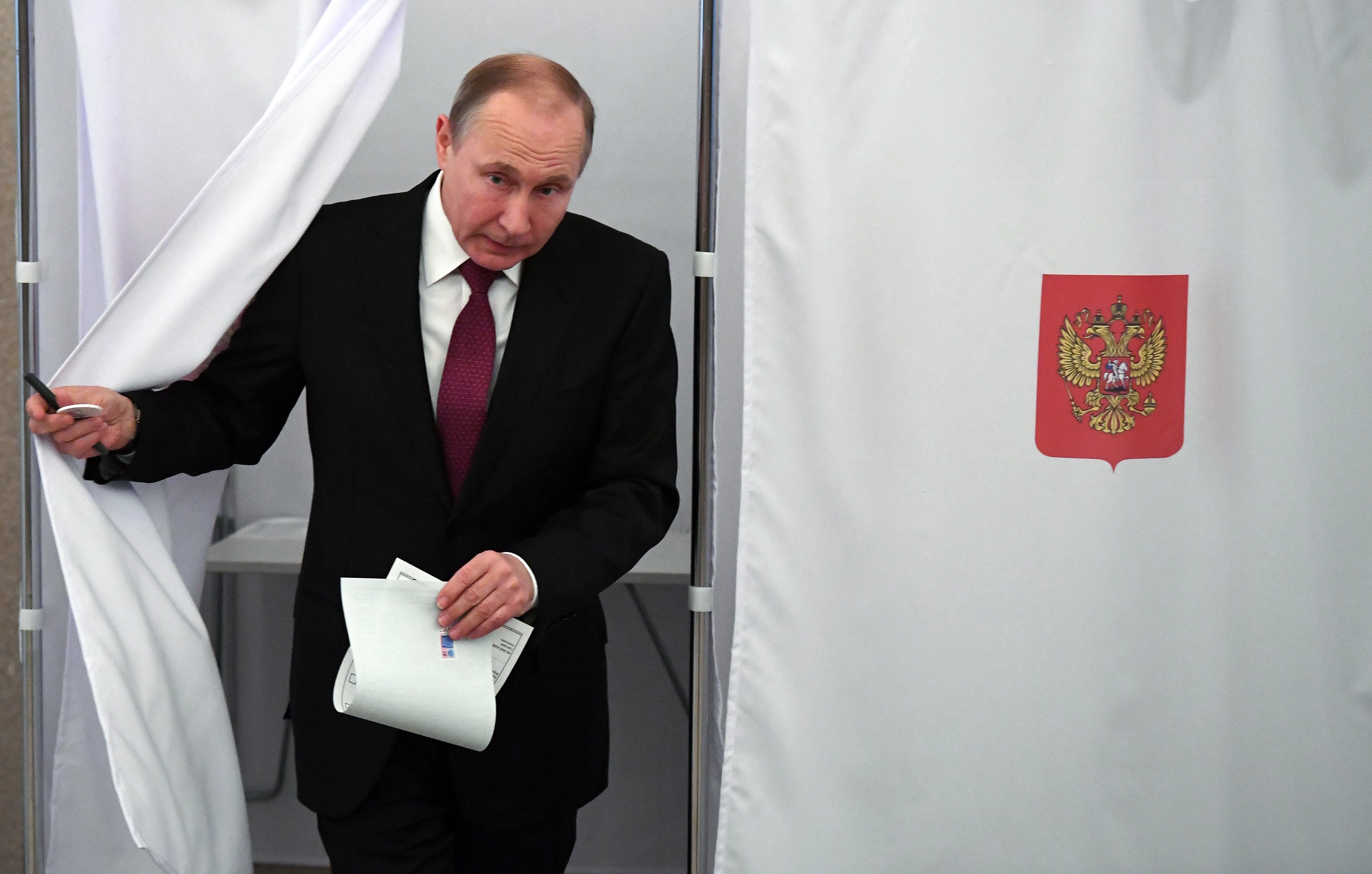 Putin gana las elecciones presidenciales de Rusia con el 76,67 % de los votos y el 99,8 % escrutado Putin gana las elecciones presidenciales de Rusia con el 76,67 % de los votos y el 99,8 % escrutado