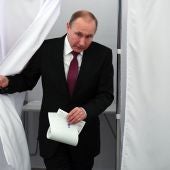 Putin vota en las elecciones presidenciales rusas