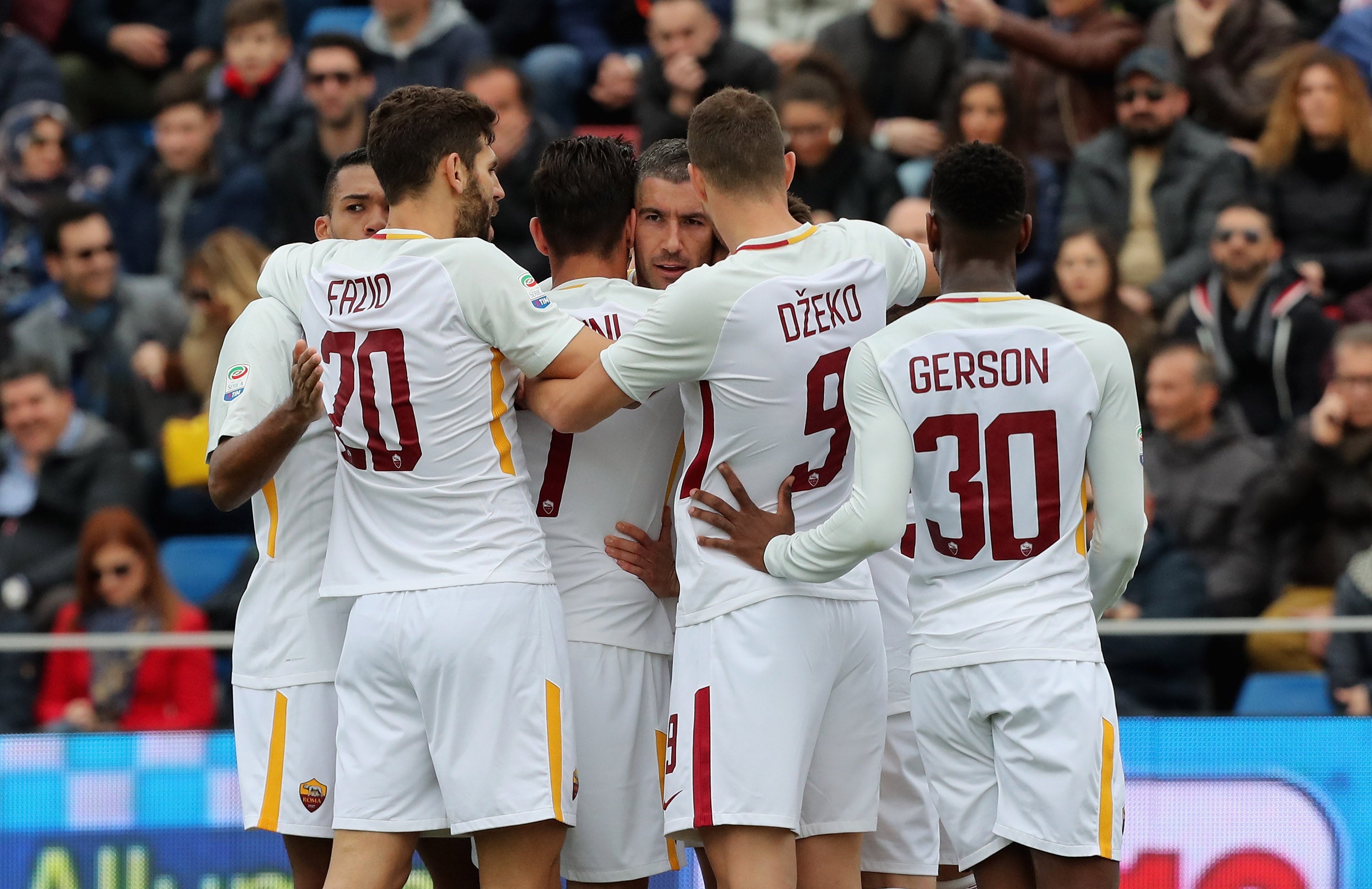 La Roma gana al Crotone y se consolida en la tercera plaza La Roma gana al Crotone y se consolida en la tercera plaza