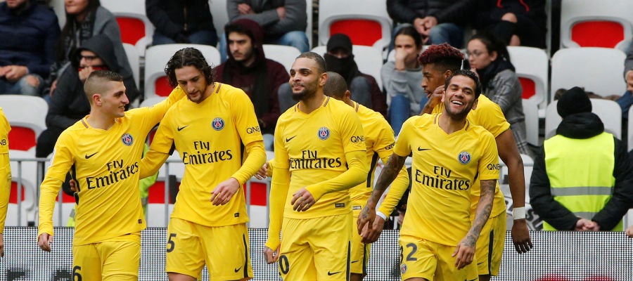 El PSG celebrando la victoria ante el Niza El PSG celebrando la victoria ante el Niza
