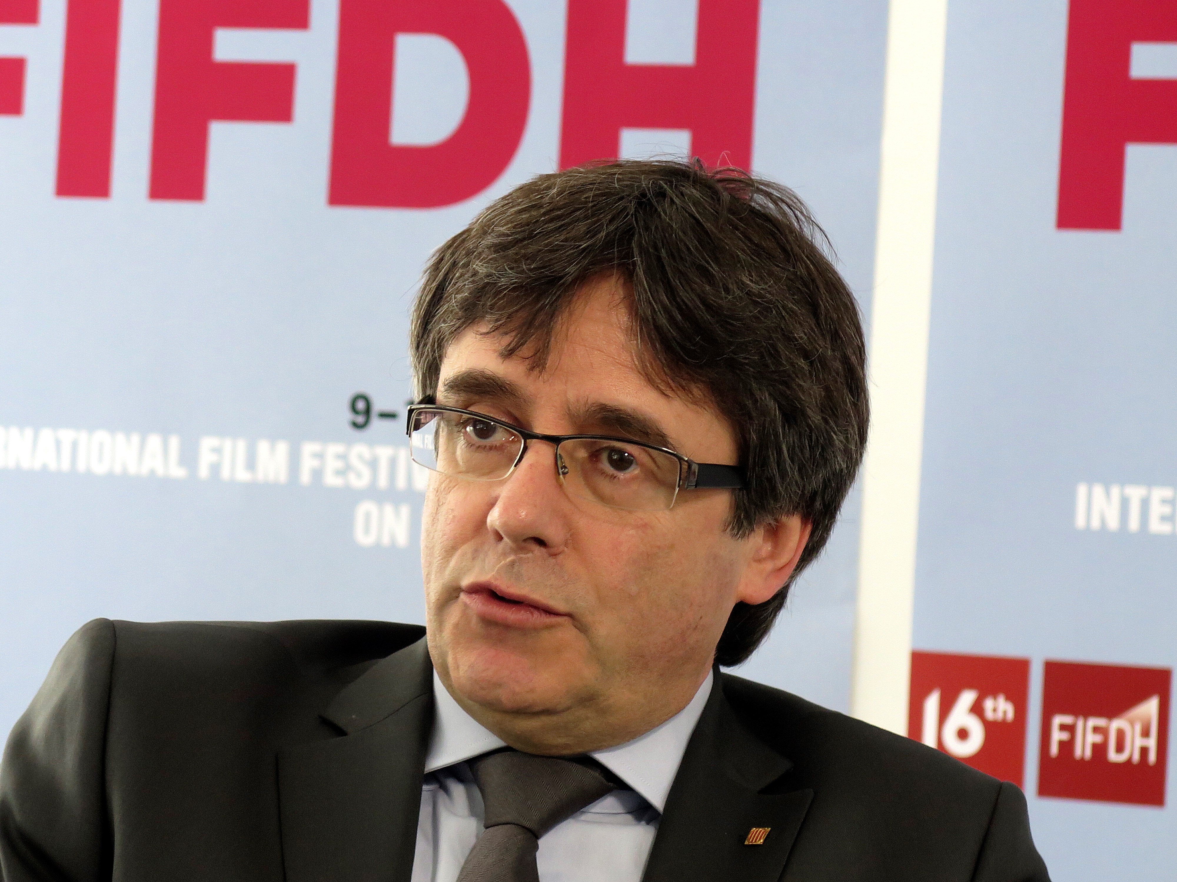 Puigdemont, sobre la decisión de Llarena: "El Estado español antidemocrático es una vergüenza para Europa" Puigdemont, sobre la decisión de Llarena: "El Estado español antidemocrático es una vergüenza para Europa"