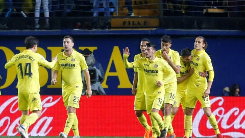 Los jugadores del Villarreal celebran un gol