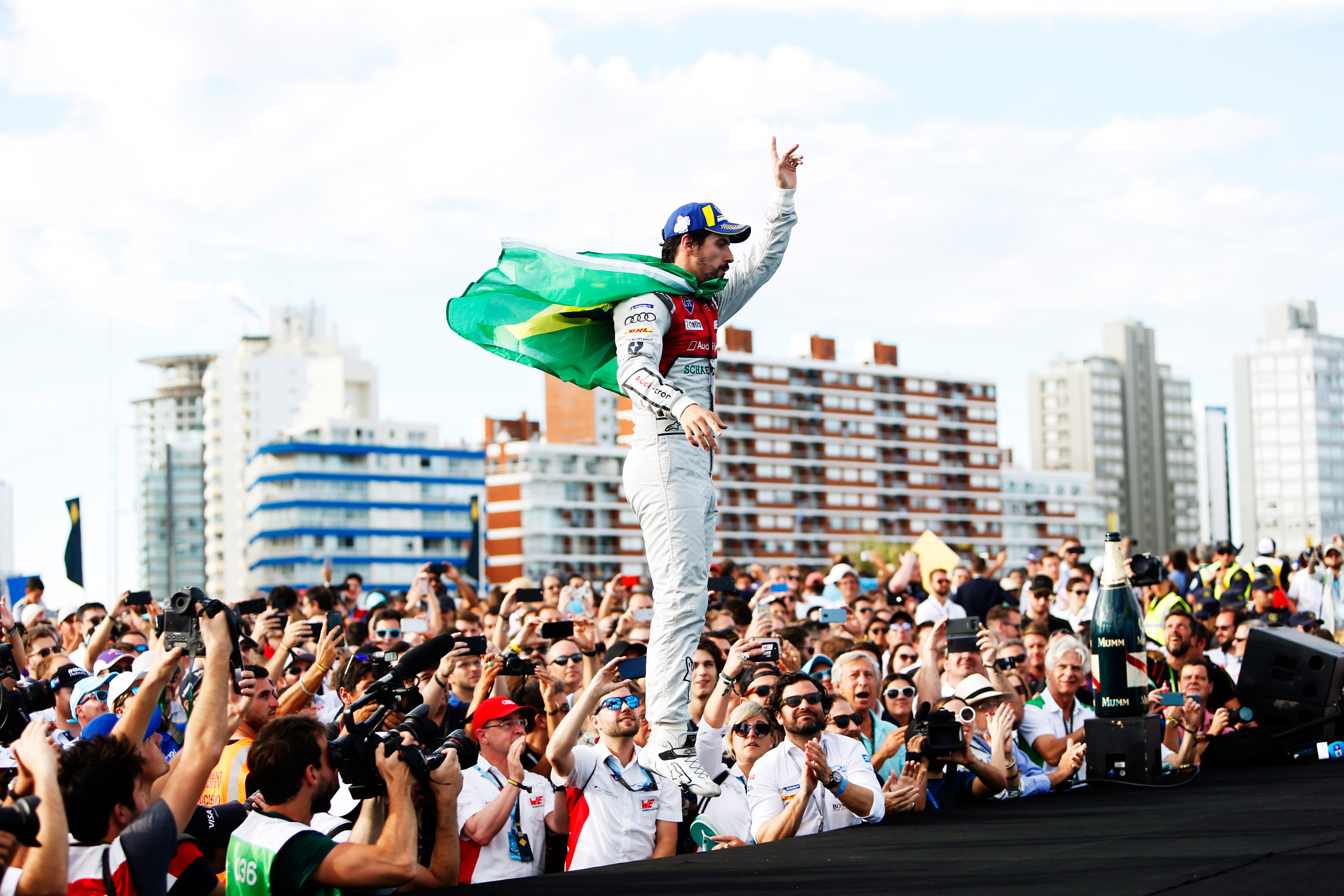 Multan al piloto Di Grassi por no llevar calzoncillos ignífugos Multan al piloto Di Grassi por no llevar calzoncillos ignífugos